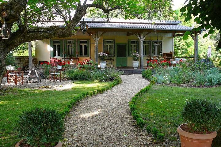 Gîte pour 6 personnes, avec Terrasse et Piscine