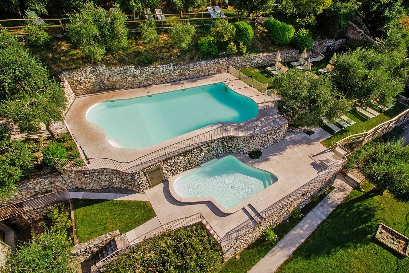 Ganze Wohnung, Borgo Alba Apt. mit Gemeinschaftspool in Maderno, Toscolano-Maderno