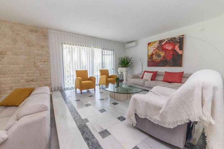 Casa rural para 15 personas, con piscina además de jardín y vistas en Alfàs del Pi - 3