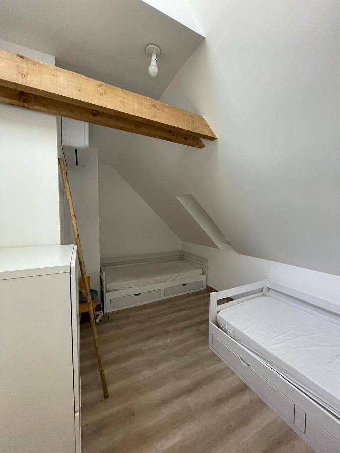 Location de vacances pour 12 personnes, avec Terrasse et Piscine à Anglars-Saint-Félix - 2