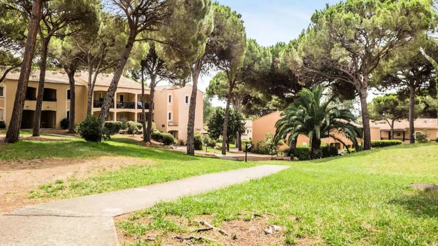 Gîte pour 5 personnes, avec Balcon et Piscine dans Golf et Tennis Club de Valescure - 4