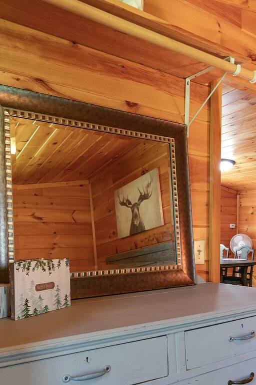 Pine Ridge Cabin: an all-seasons Wellsboro getaway in Tioga County