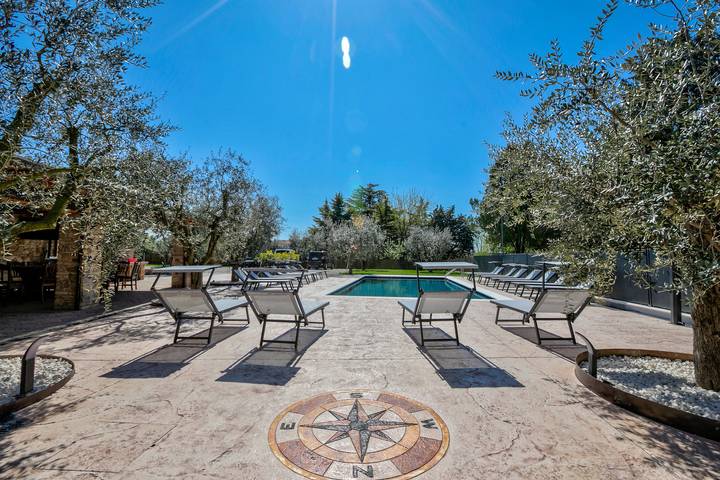 Appartamento intero, Residenza Lugana Pool & Garden in Peschiera Apt 1 in Peschiera del Garda, Prealpi Gardesane
