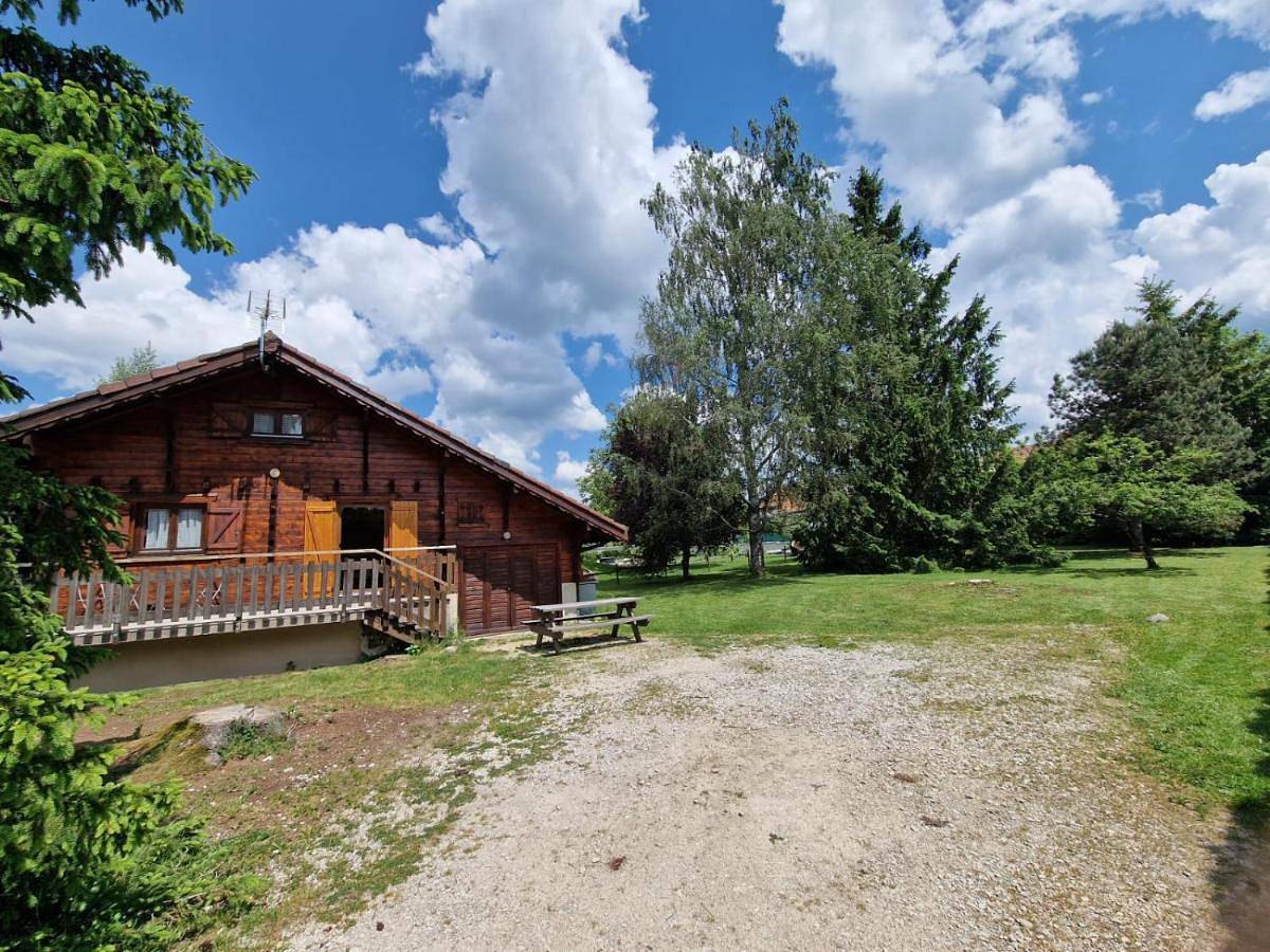 Three-Bedroom Chalet in Mignovillard, Jura Francais