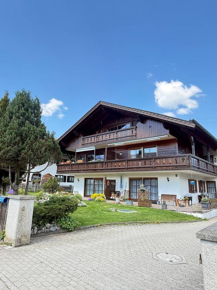 Ferienwohnung für 4 Personen, mit Balkon und Ausblick in den Ammergauer Alpen