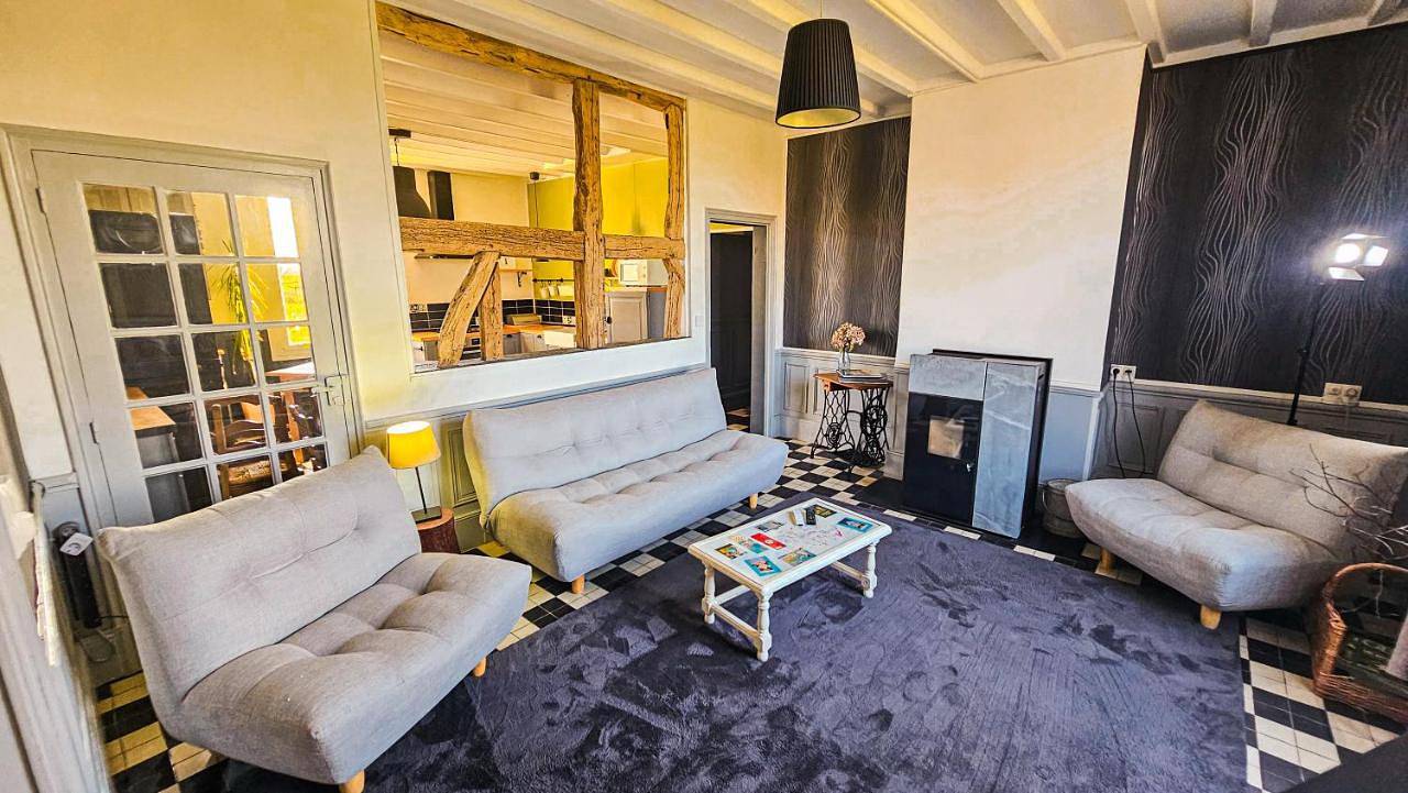 Three-Bedroom Apartment in Drosnay, Marne