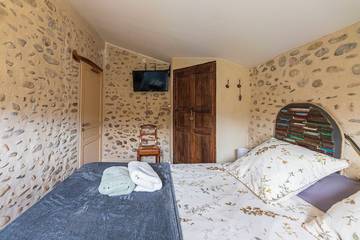 Chambre D’hôte pour 4 Personnes dans Provence, Photo 2