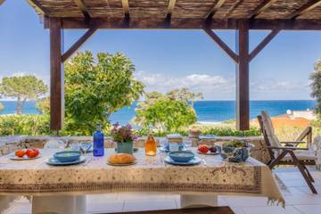 Gîte pour 4 personnes, avec balcon, adapté aux familles à Lumio