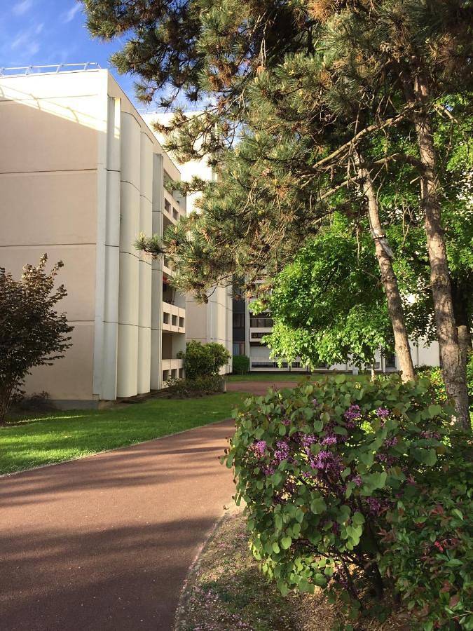 Gîte pour 6 personnes, avec bassin pour enfant et piscine ainsi que jardin et vue à Nanterre - 2