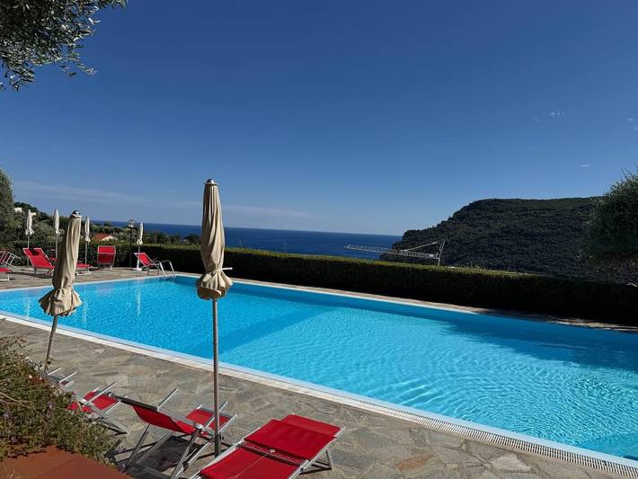 Ferienhaus mit meerblick für 3 Personen, mit Terrasse und Kinderpool sowie Pool und Seeblick