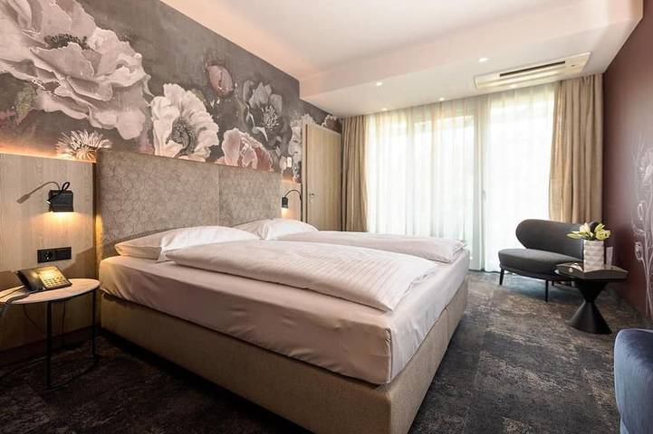 Ferienhaus für 2 Personen, mit Whirlpool und Terrasse sowie Sauna und Pool