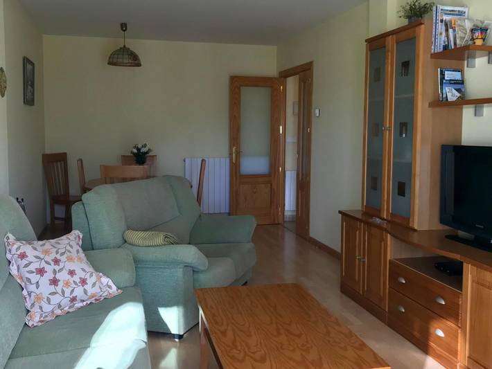 Gîte pour 5 personnes, avec Balcon et Piscine à Jaca