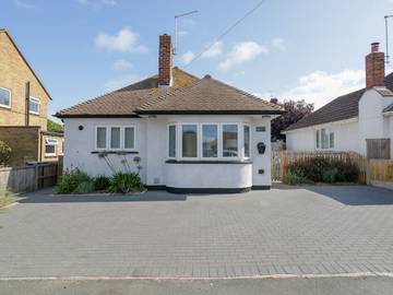 Log Cabin for 4 People in Herne Bay, Kent, Photo 1