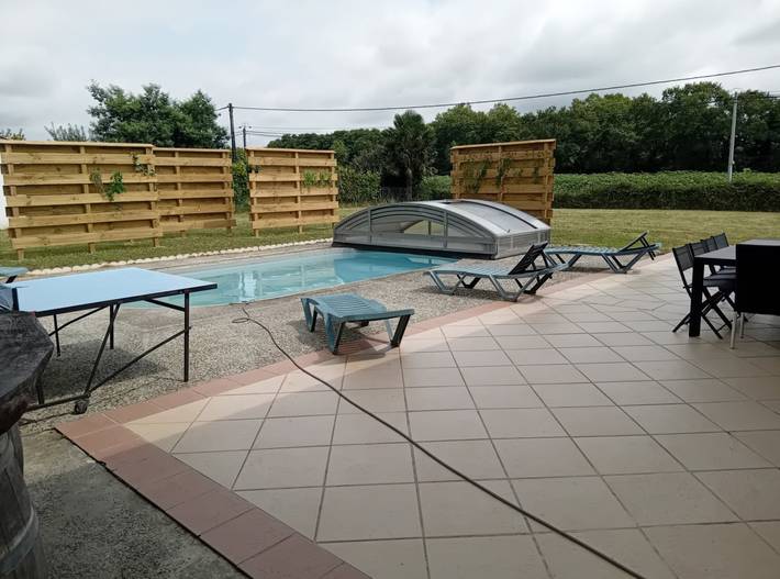 Gîte pour 10 personnes, avec terrasse ainsi que piscine et jardin à Sainte-Marie-de-Gosse