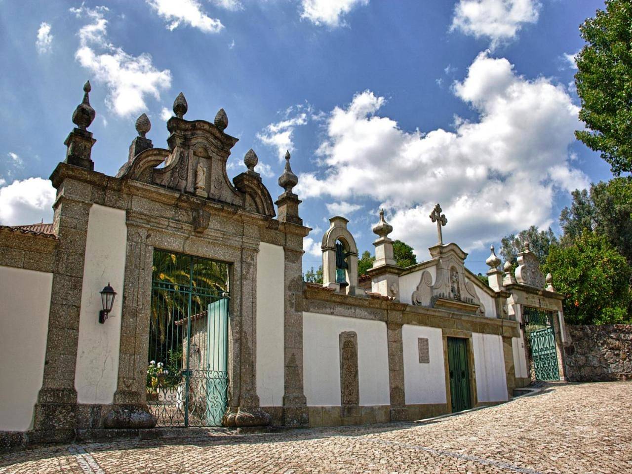 Solar da Salvadoura in Goães, Distrito de Braga