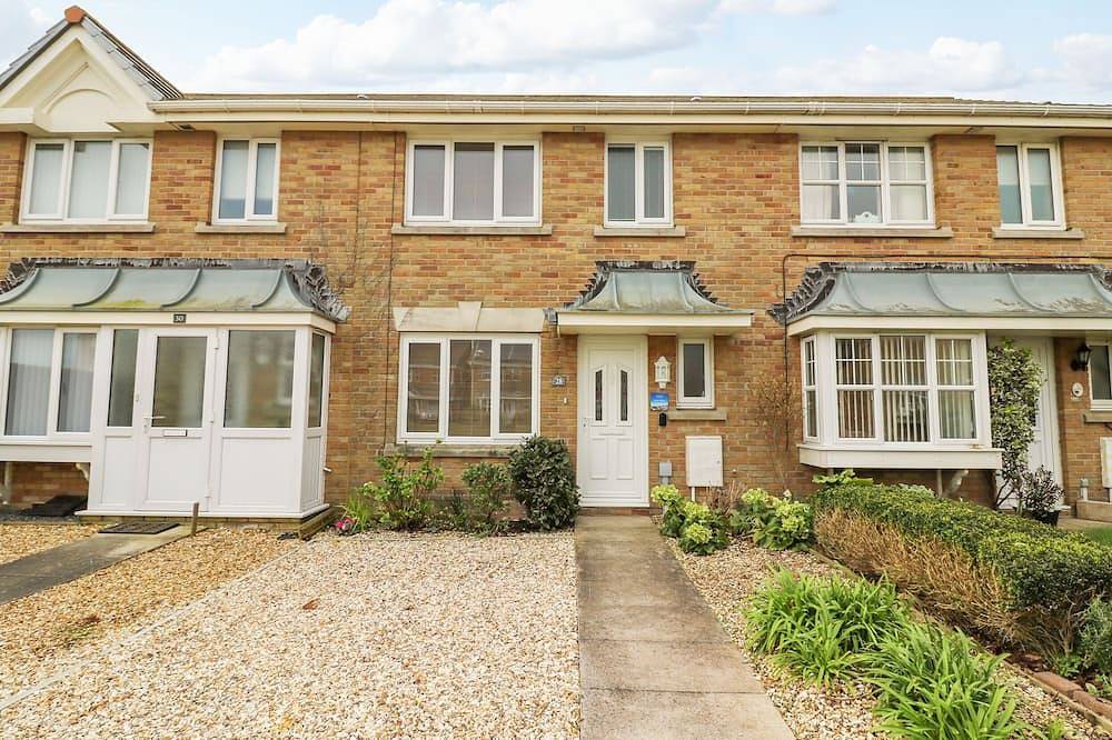 Home Waters, pet friendly, with a garden in Wyke Regis in Weymouth, Dorset