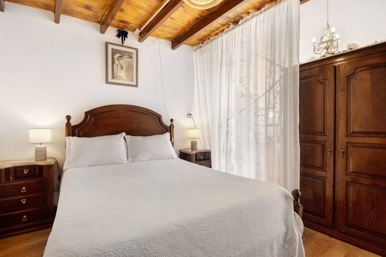 Entire studio, Studio 'Quarto Exterior - Casa Da Jesus' with Mountain View, Wi-Fi and Air Conditioning in Provesende, Gouvães do Douro e São Cristóvão do Douro, Valo do Tua