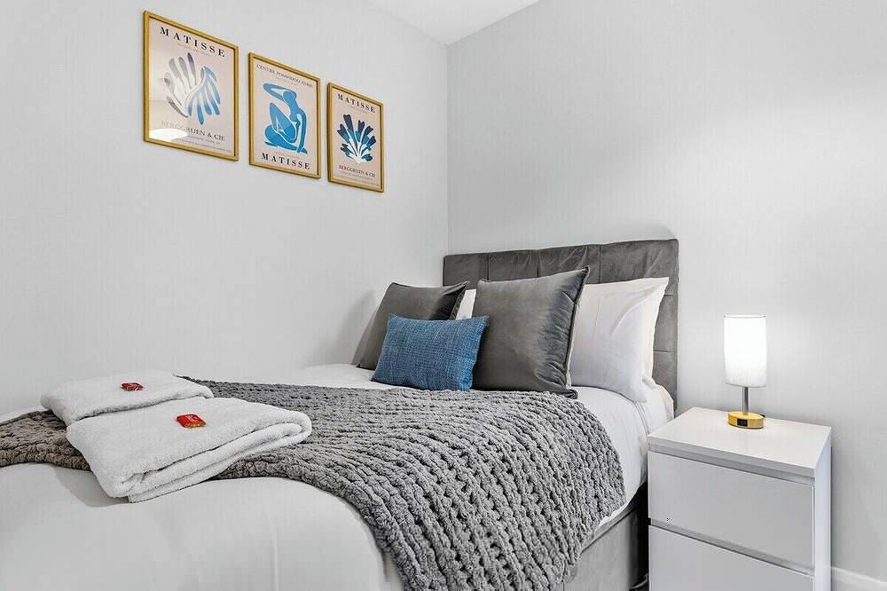 2Br • New Listing Discount • Free Parking in Crawley, Sussex de l'Ouest