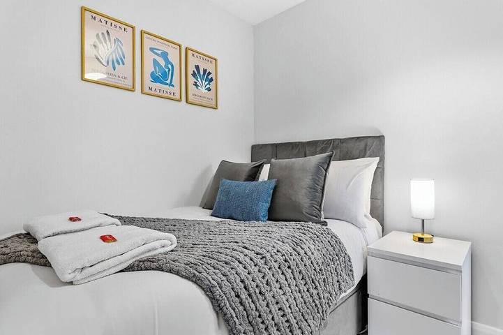 2Br • New Listing Discount • Free Parking in Crawley, Sussex de l'Ouest