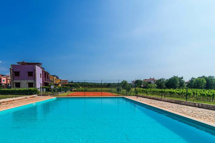 Ferienwohnung für 5 Personen, mit Pool und Balkon in Nova Vas - 4