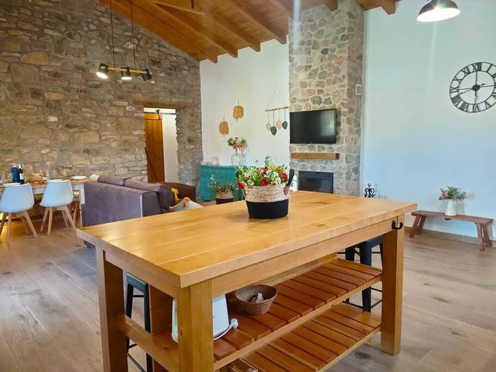 Location de vacances pour 7 personnes, avec bassin pour enfant et jardin ainsi que vue et piscine, animaux acceptés à Prado del Rey - 4