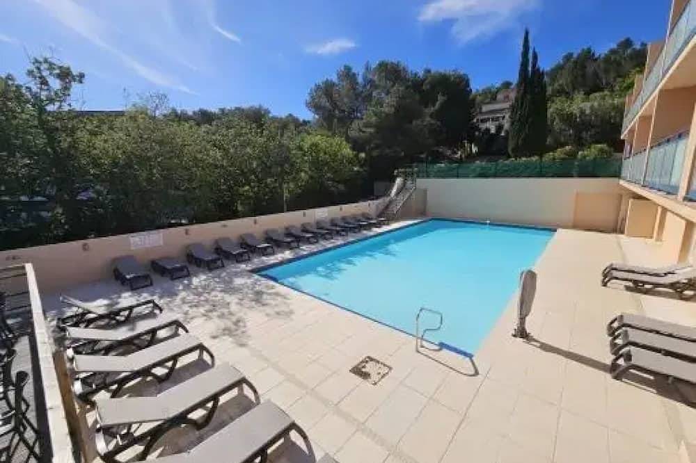 Camping 4 étoiles - Piscine  - ccbgbcf in Six-Fours-les-Plages, Côte méditerranéenne (France)