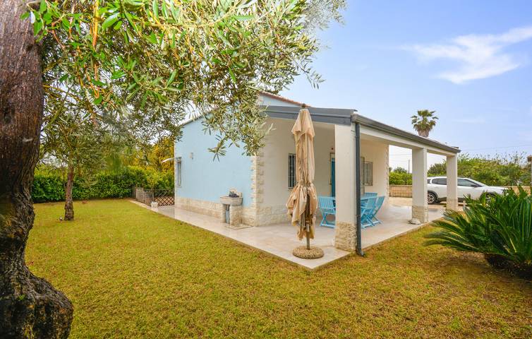 Casa vacanza per 5 persone, con Terrazza e Giardino a Santa Maria del Focallo