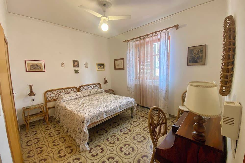 Villa 150 meters from the sea and 5 km from the airport. Villa Melina. in Carini, Provinsen Palermo