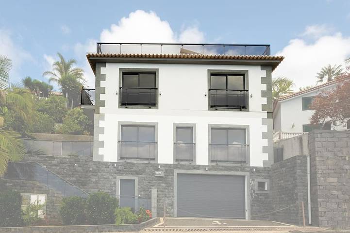 Bed and breakfast for 6 people in Madeira