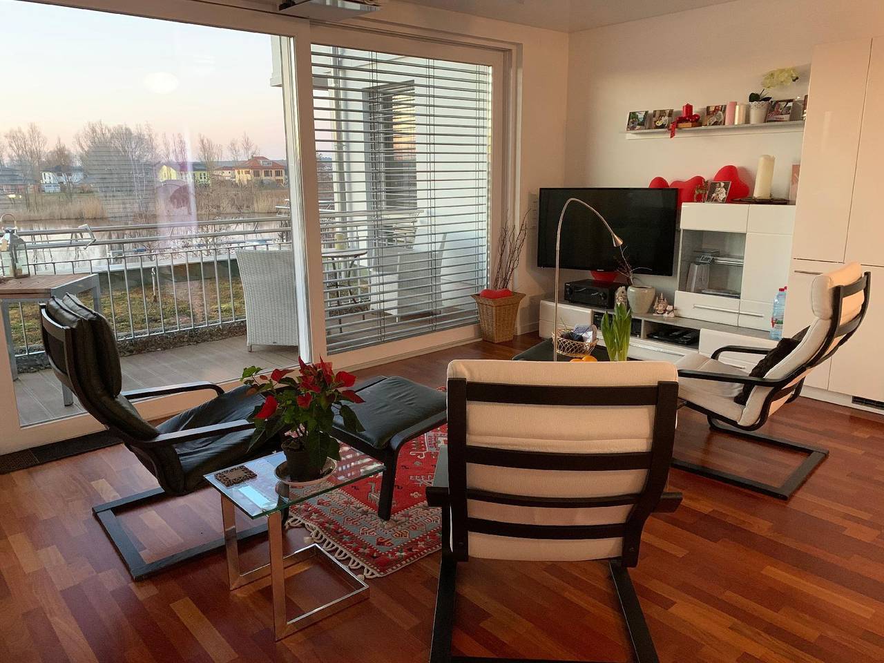 Ganze Ferienwohnung, Penthouse-Wohnung am großen Zernsee-Yachthafen in Plötzin, Werder