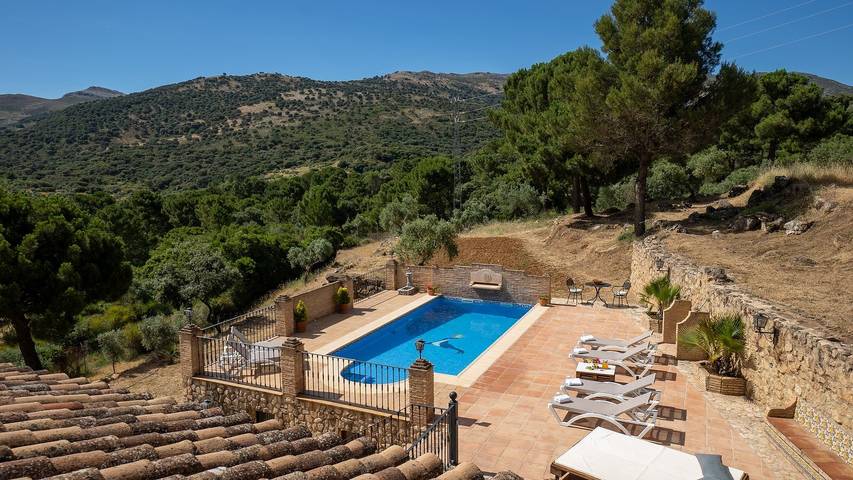 Chalet para 8 personas, con jacuzzi además de balcón/terraza y piscina, Se admiten mascotas en Serranía de Ronda - 3