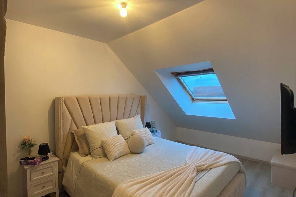 Entire apartment, All accommodations within 24 hours in Le Mans, Sarthe