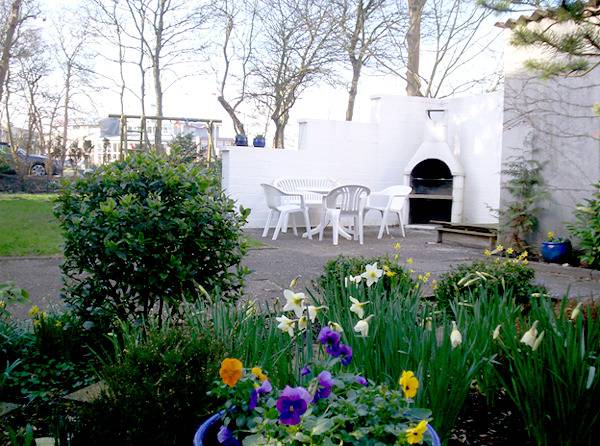 Ferienhaus für 9 Personen, mit Balkon und Garten in Neuharlingersiel - 2