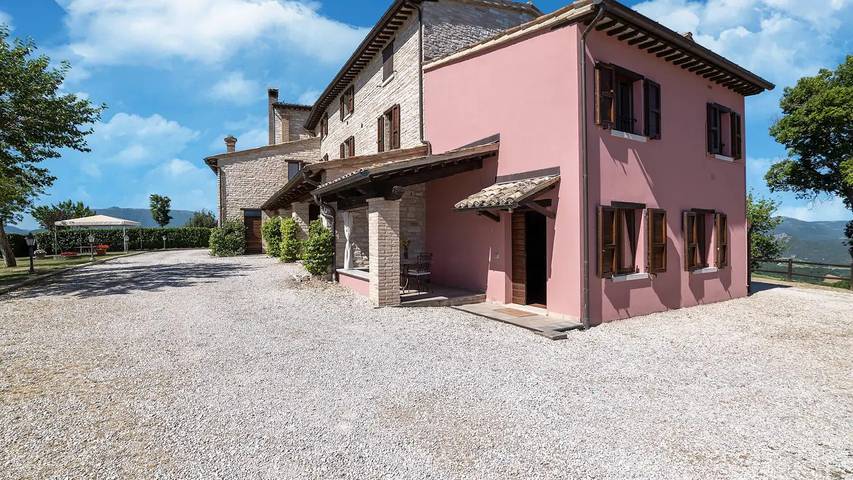 Agriturismo per 5 persone, con piscina e giardino - 1