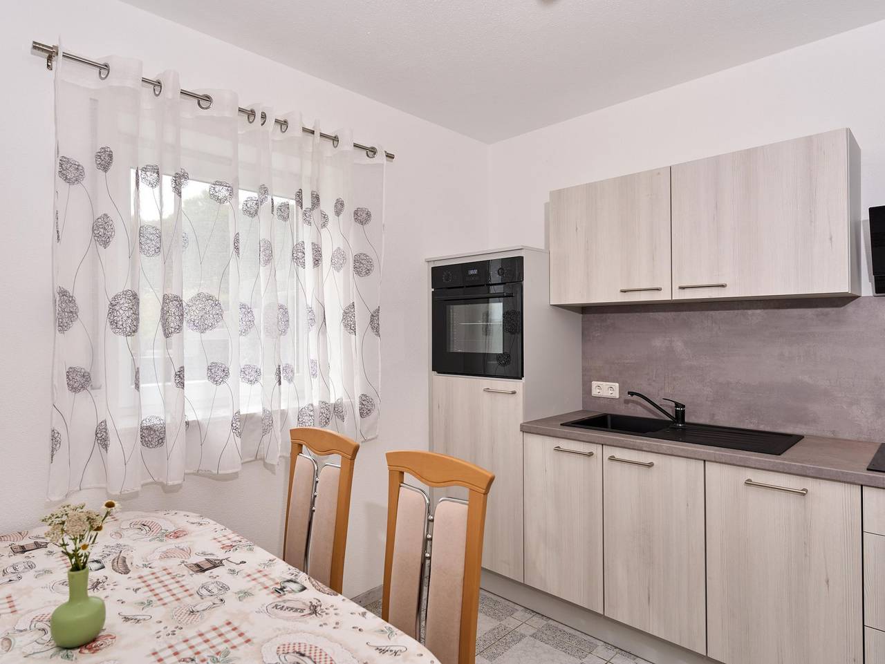 Ganze Ferienwohnung, Ferienwohnung Buks - 2-Bett-Ferienwohnung Bad/Wc, bis 3 Personen in Mehren, Vulkaneifel