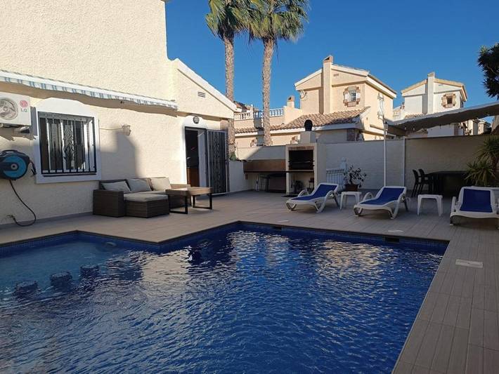 Chalet para 7 personas, con piscina y terraza en Gran Alacant
