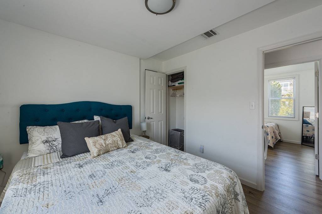 Highly Rated Beach House 3.5 Blocks to Beach & Main St. | 6 Badges, Patio, Grill in Belmar (NJ), Monmouth County