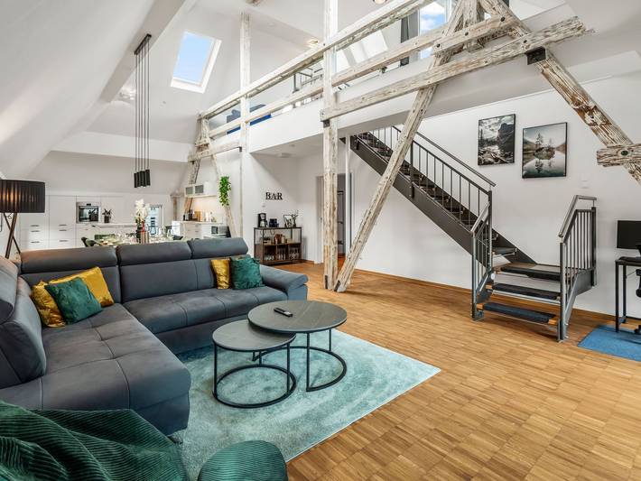 Ganze Ferienwohnung, Dnd Design Loft I 170qm I Parken I Balkon I Workstation I Ne - Design Loft: 170m² | Parken | Netflix | Balkon in Würzburg, Fränkisches Weinland