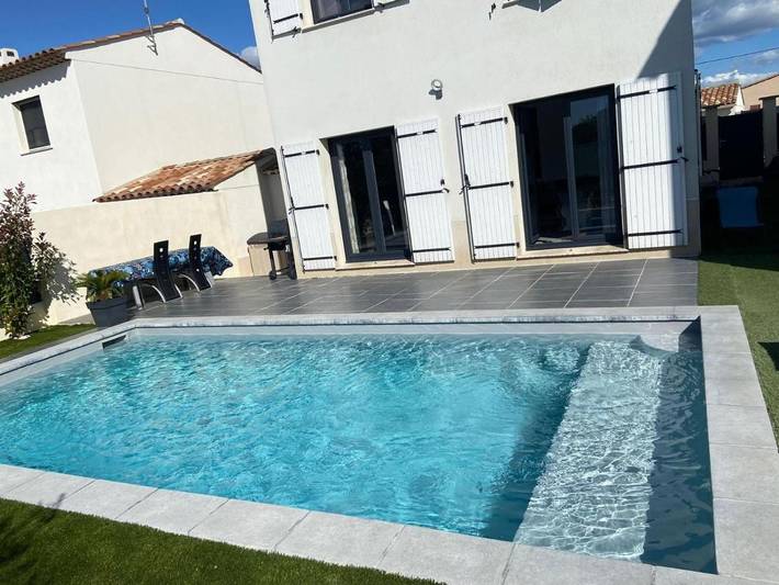 Location de vacances pour 6 personnes, avec piscine et terrasse ainsi que jardin et vue à Saint-Maximin-la-Sainte-Baume - 2