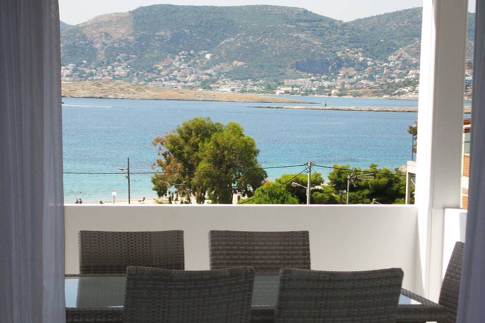 Ganze Wohnung, Agios Spiridon Modern Beach Apartment in Porto Rafti, Markopoulo-Mesogaia