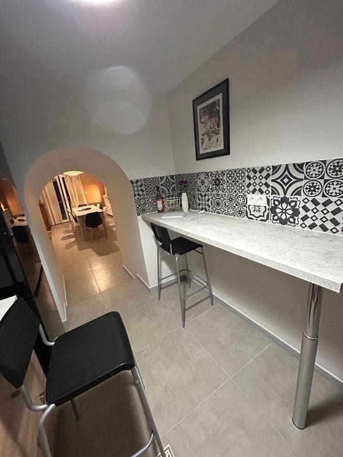 Location de vacances pour 8 personnes, avec jardin ainsi que terrasse et piscine à Gagnières - 4