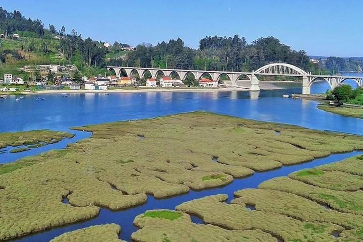 Casa de férias para 10 pessoas, com Varanda e Terraço e ainda Jardim and Vista em Paderne (Espanha)