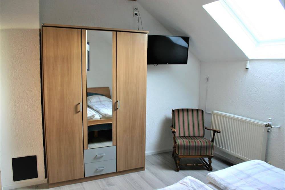 Ganze Wohnung, Freistehendes Ferienhaus, Ferienwohnung 1/ für 2-4 Personen, W- Lan frei in Mehren, Vulkaneifel