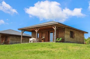 Gîte pour 6 personnes, avec piscine ainsi que terrasse et sauna à Meyrignac-l'Église