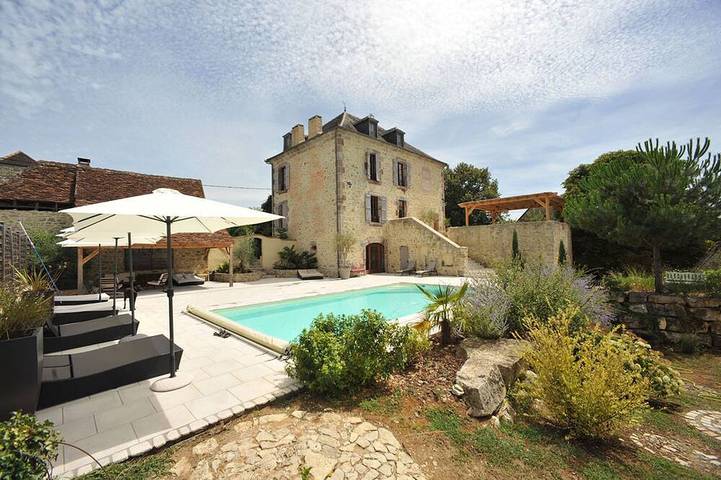 Location de vacances pour 15 personnes, avec Terrasse et Jardin à Vayrac