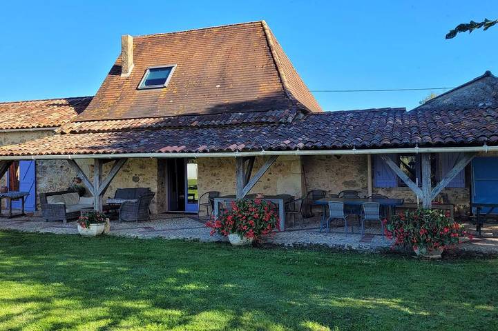 Location de vacances pour 10 personnes, avec jardin, animaux acceptés à Lamonzie-Montastruc