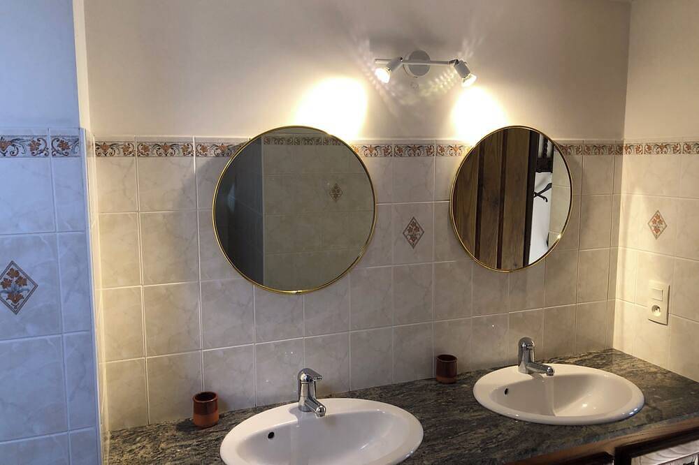 Casa de carácter con Encanto 4-5 personas, vistas a la montaña in San Juan Pie de Puerto, Region de Bayona