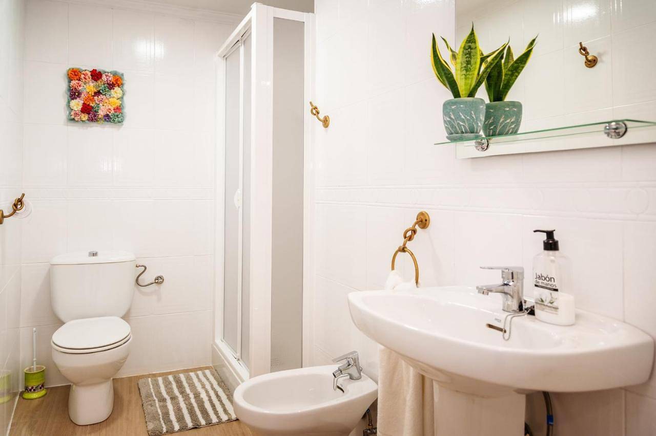 Three-Bedroom House in Navalón, Anna