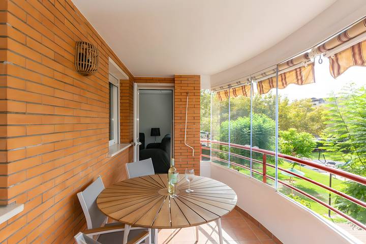 Holiday Home 'Apartment in Teatinos' with Shared Pool, Shared Garden and Wi-Fi in Malaga, Cordillera Penibética