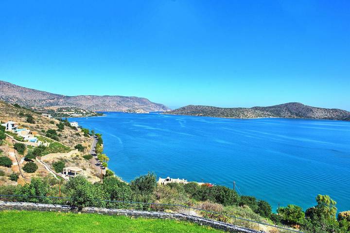 Location de vacances pour 10 personnes, avec piscine et terrasse à Agios Nikolaos - 2